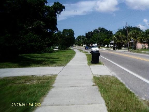 4th image of 3820 15th Ave S