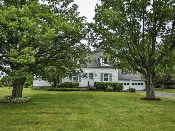 327 Mendon Center Rd, Pittsford, NY 14534