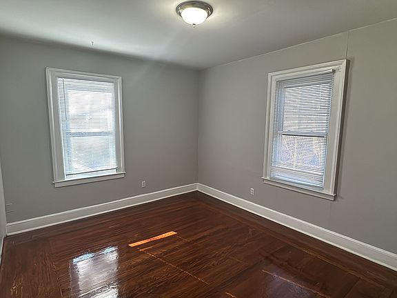 3rd image of 1226 Whalley Ave