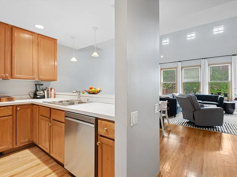 2926 N Lincoln Ave #3 — Photo 8