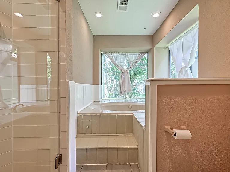 12218 Brighton Ln — Photo 4