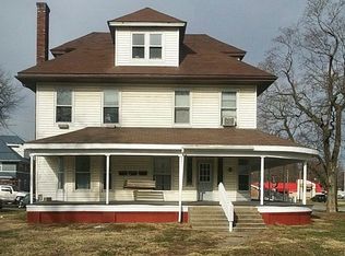 414 E Walnut St, Robinson, IL 62454