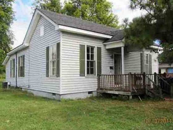 1st image of 1020 E College St