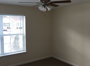 5 Macintosh Ln, Selden, NY 11784