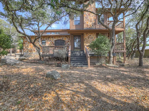 1560 Roadrunner Ln, Canyon Lake, TX 78133