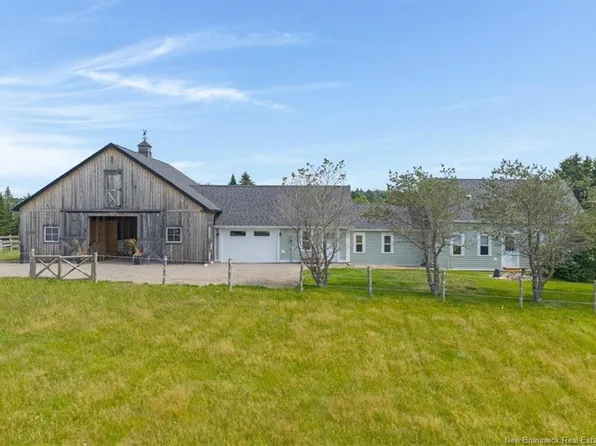 9 Shore Rd, Saint Martins, NB E5R 1S9