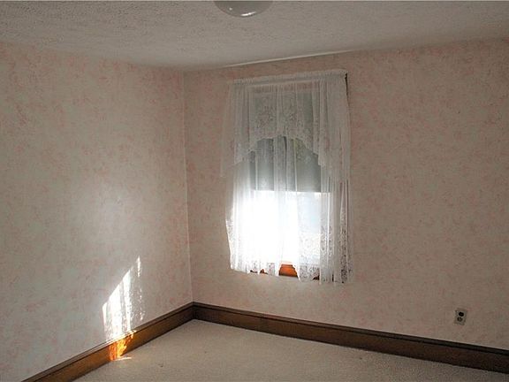 2nd image of 1079 Joy Ave