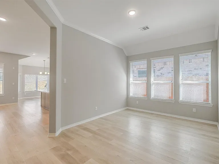 18314 Southwood Creek Dr — Photo 9