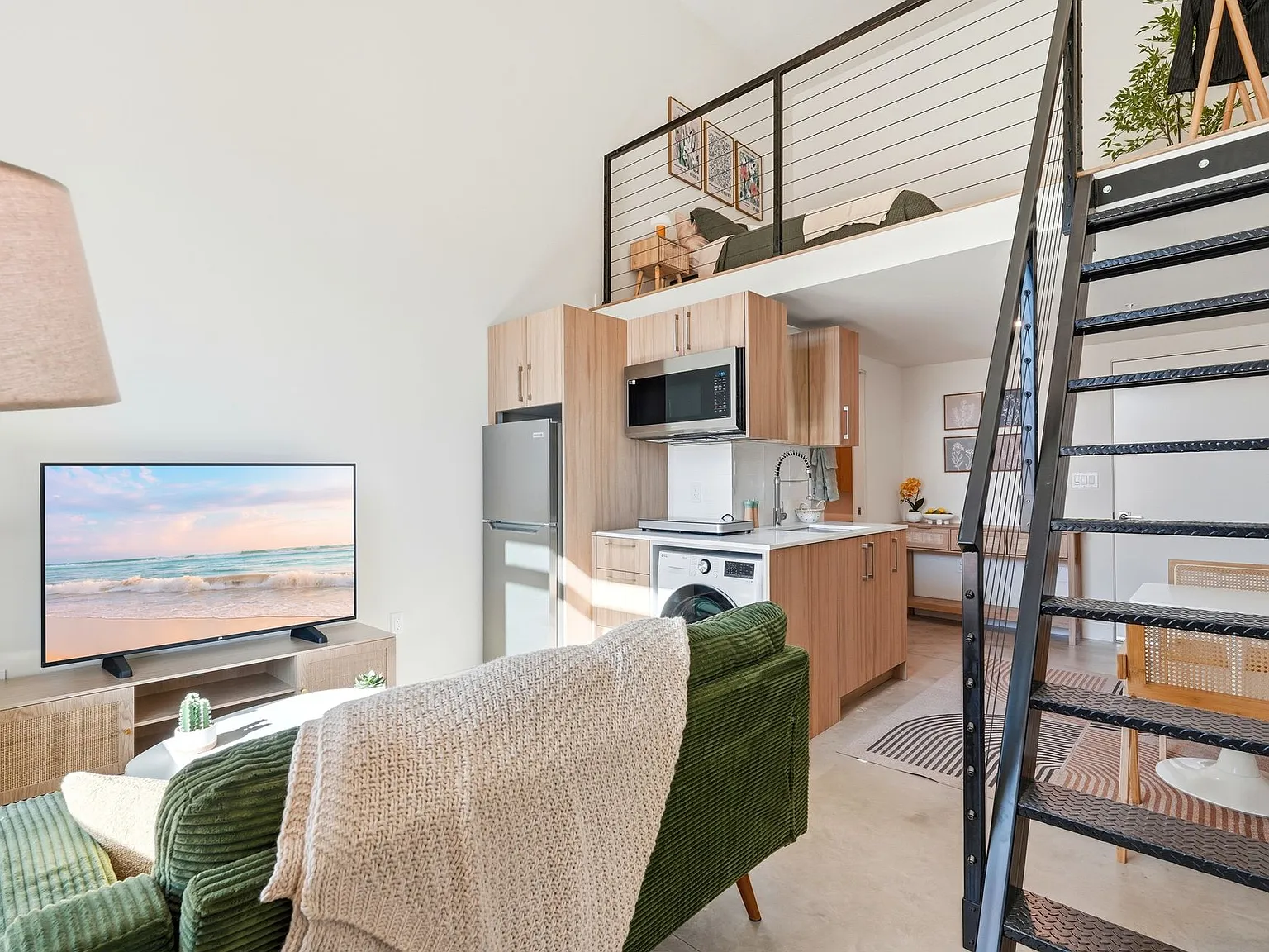 Coral Designer Studio Community Living — Photo 1