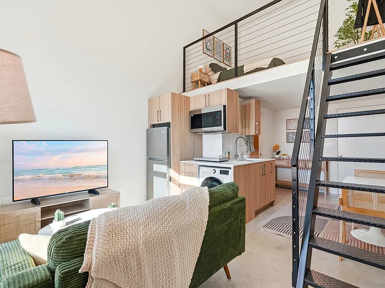 Coral Designer Studio Community Living — Photo 1