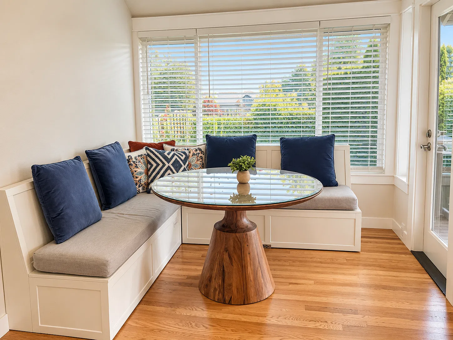 Furnished NW Rambler — Photo 2