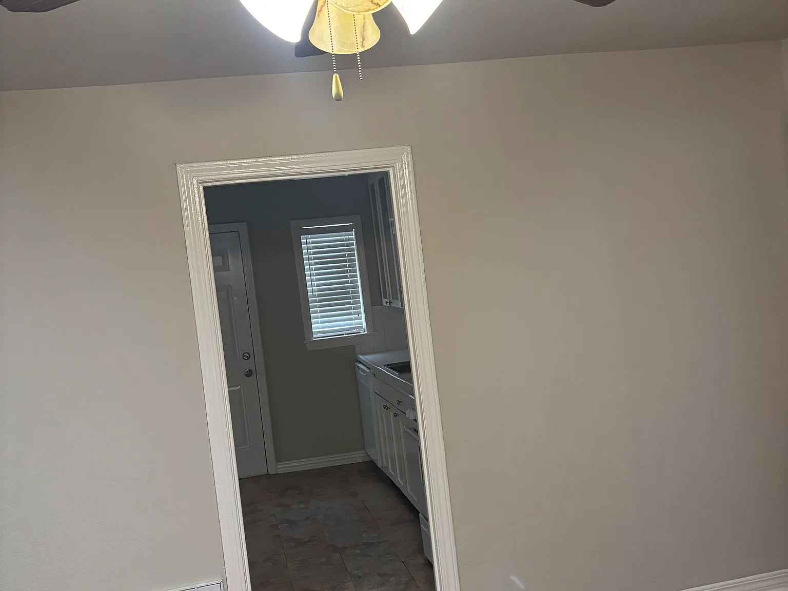 2 bed, 950 sqft, $820 — Photo 3