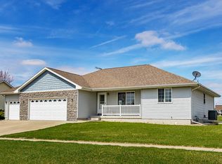 404 E Kayla Ln, Prairie City, IA 50228