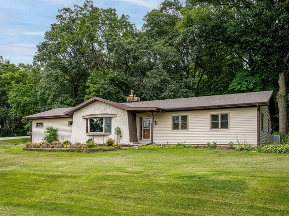 1888 Derby Dr, Fitchburg, WI 53575