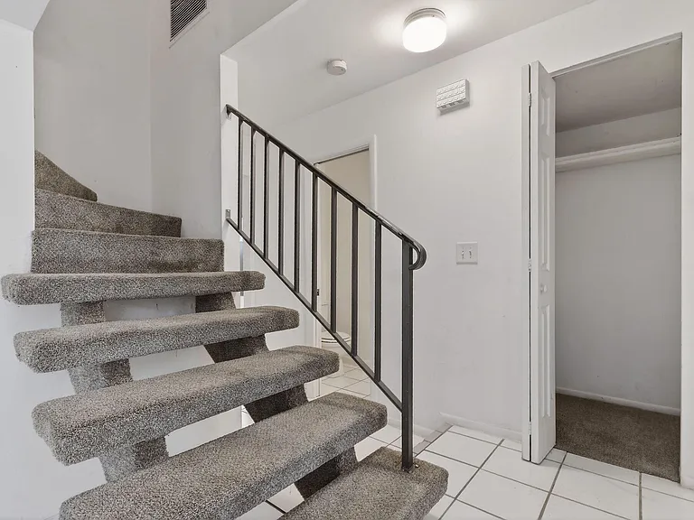 3502 Gardens East Dr #B — Photo 27