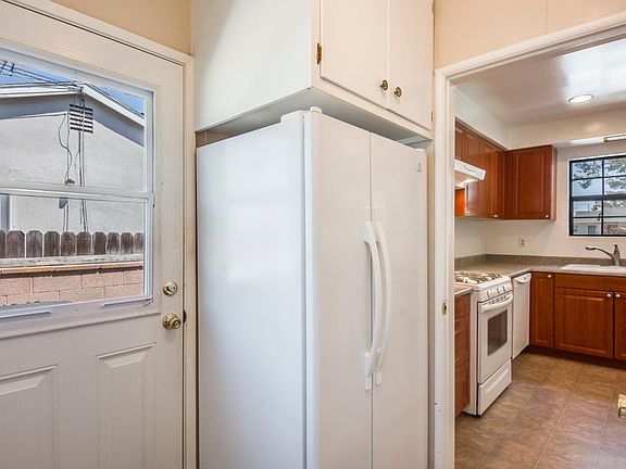 5th image of 3817 W 183rd St