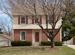 120 S 50th Ct, West Des Moines, IA 50265