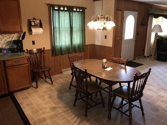 3rd image of 6589 Foster Dr