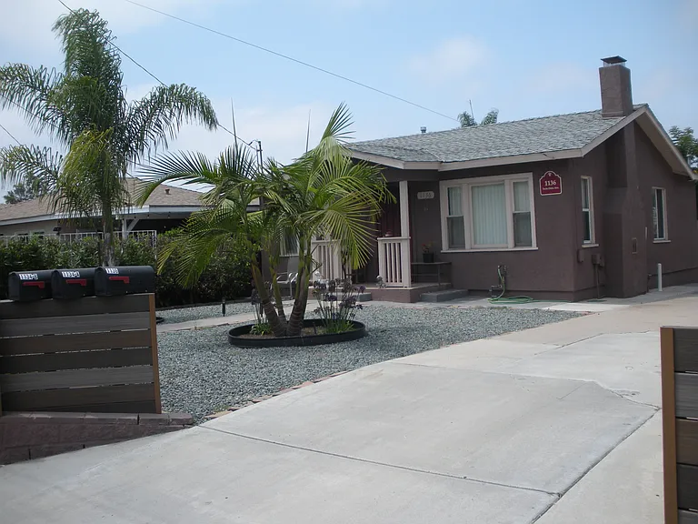 1136 Twin Oaks Ave — Photo 12