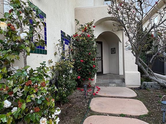 4th image of 915 S Sedona Ln