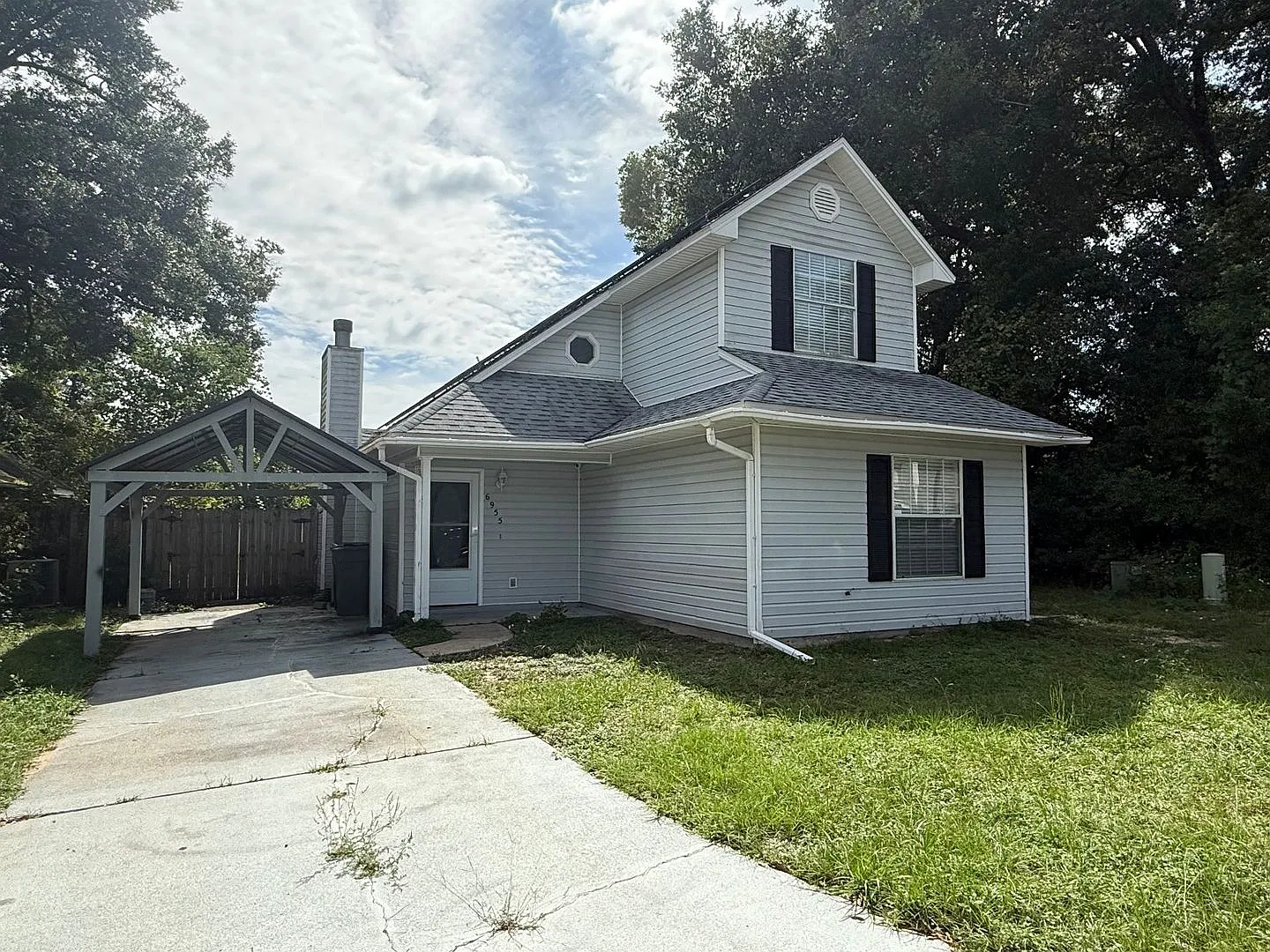 Pensacola - 3 bedroom, 2 bathroom — Photo 1