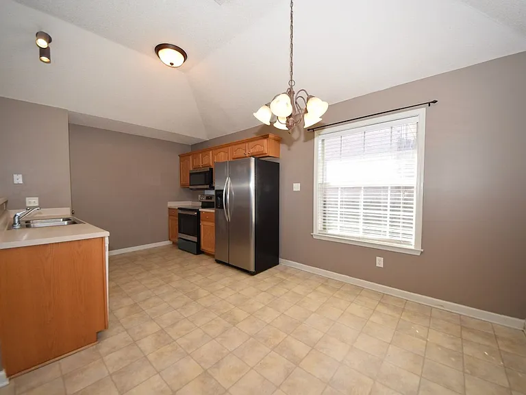 6898 Skylar Mill Ave — Photo 6