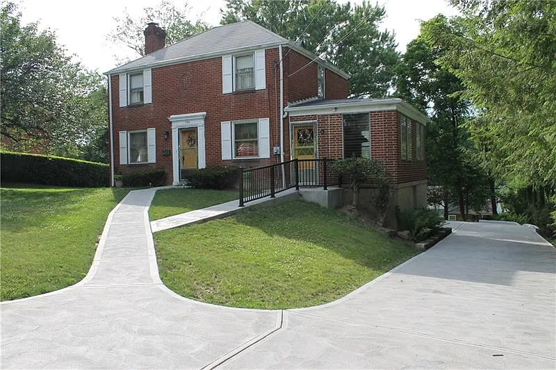 104 Highview Dr photo 1