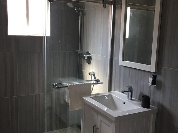 5th image of 4835 Lantana Dr