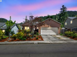 1863 S 61st St, Springfield, OR 97478