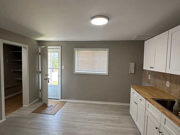 2nd image of 33119 Alberta Ct