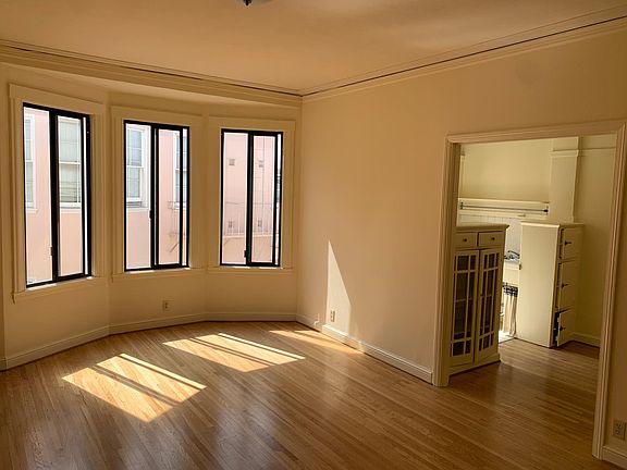 4th image of 2855 Polk St APT 303