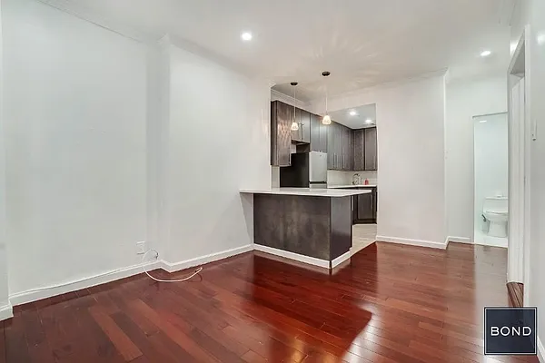 Rented by Bond New York | media 12