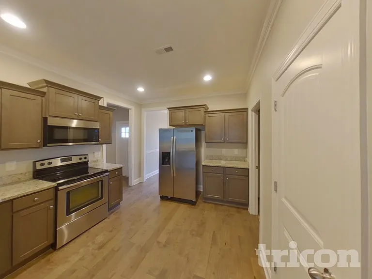 5105 Cloverhill Dr — Photo 8