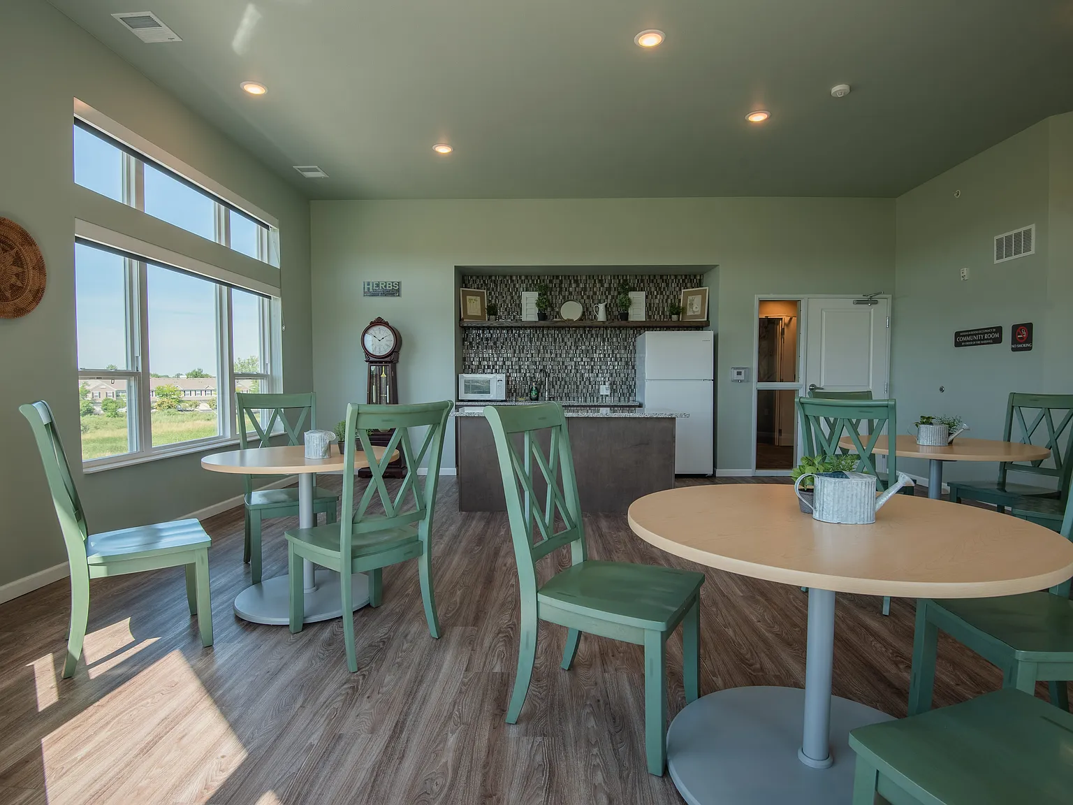 Rosemary Apartments — Photo 2
