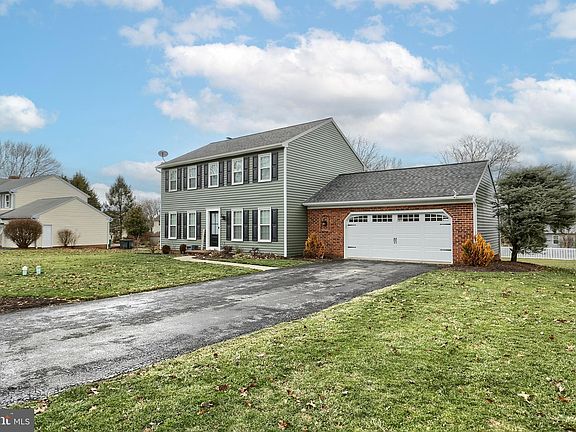 2nd image of 1317 Crownvetch Dr