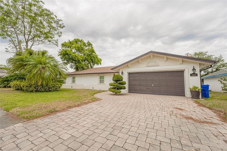 1st image of 4850 Foxshire Cir