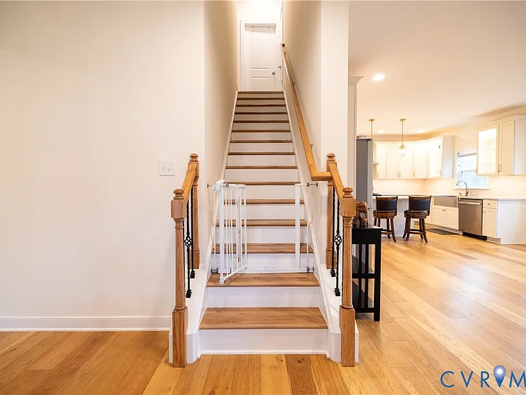12194 Elnora Ln — Photo 11