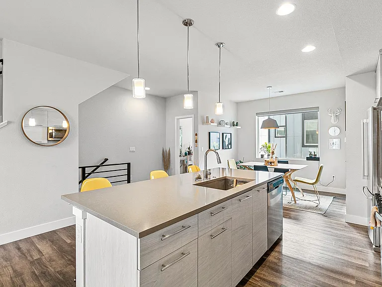 5656 W 11th Pl — Photo 11