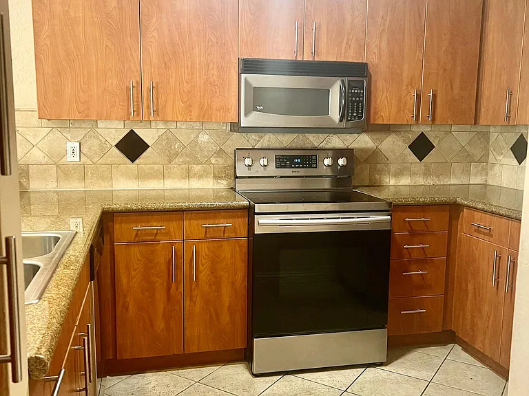 7003 Saranac St #105 — Photo 6