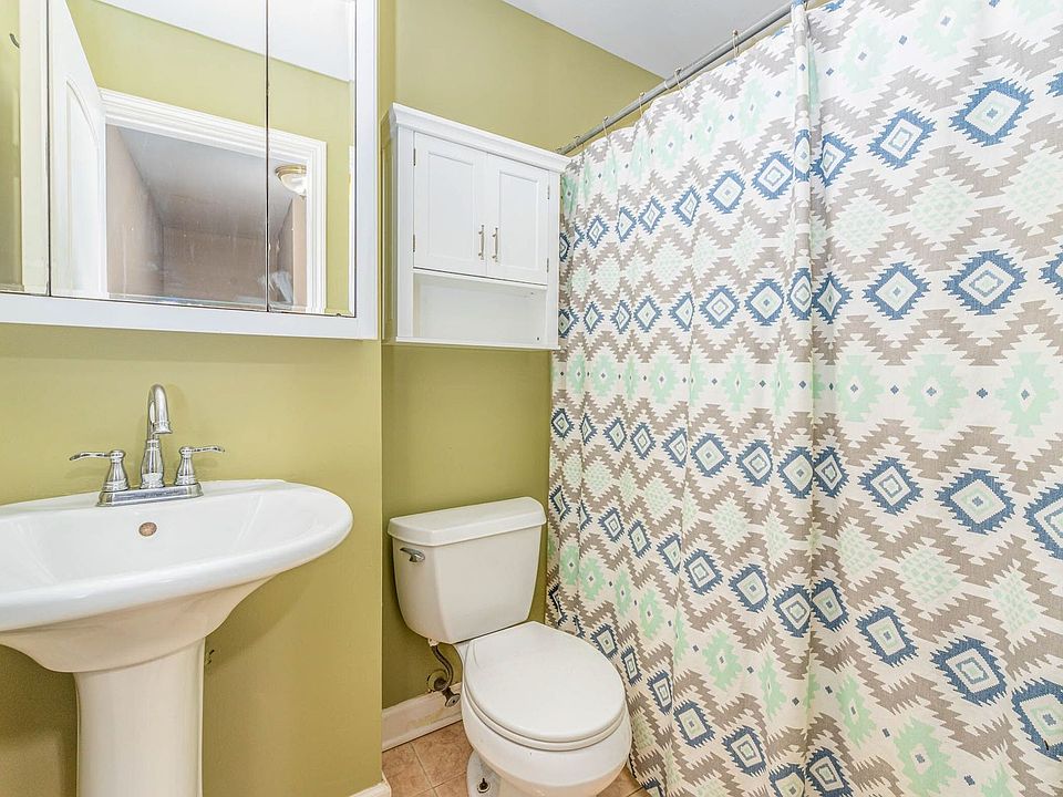 1st image of 1661 Farragut Ct APT C