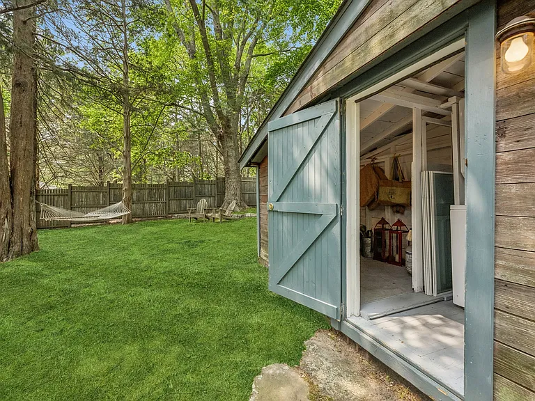 11 Richardson Ave — Photo 14