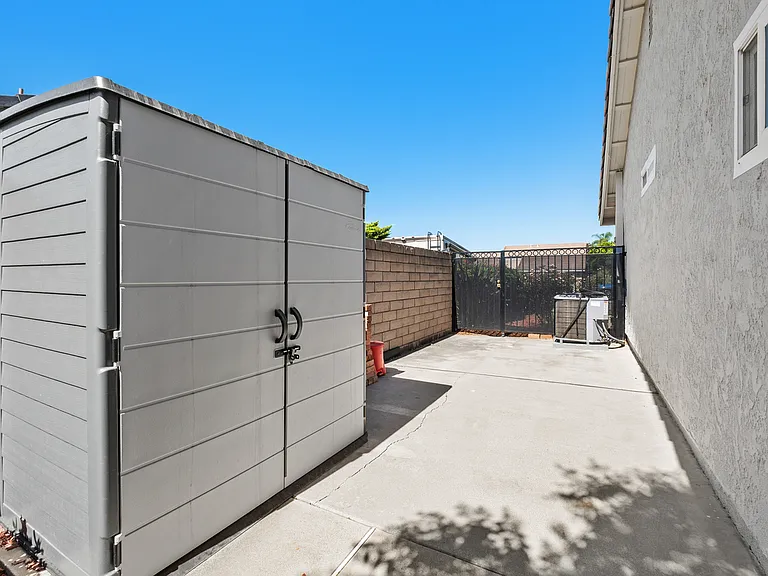 4068 Jeffrey Dr — Photo 29