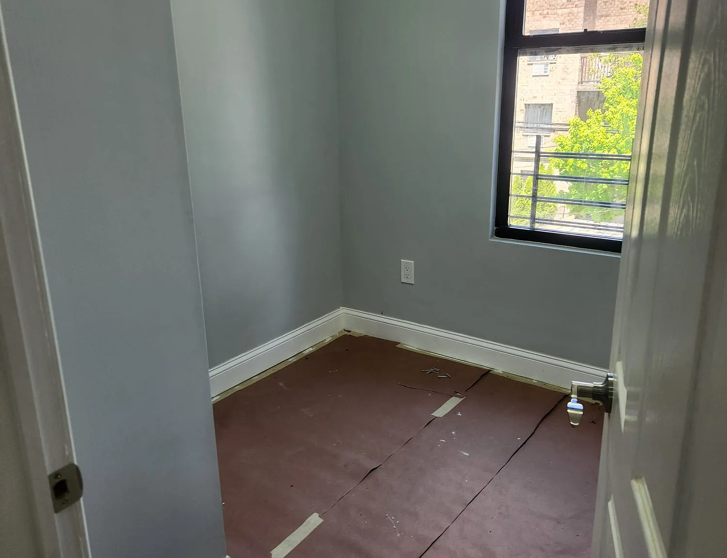 5 bed, 2500 sqft, $4,689 — Photo 2