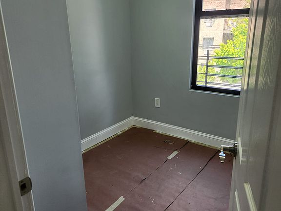 3rd image of 746 E 217th St Floor 2