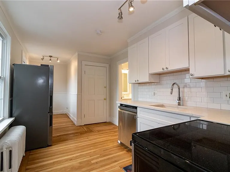 21 School St #3 — Photo 9
