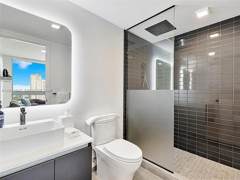 227 NE 2nd St #CU-2706 — Photo 16