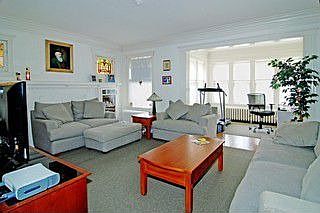 2nd image of 332 Oak Park Ave