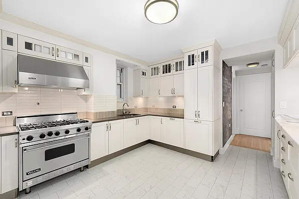 Sold by Compass | media 3