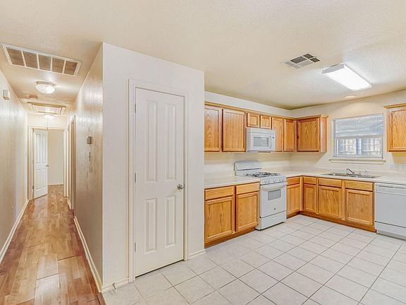 5th image of 3309 Robinson Ave #B