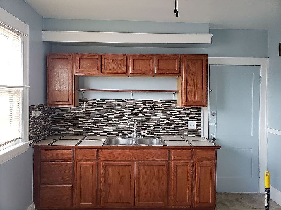 1st image of 1021 E 169th St